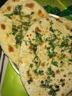 બટર નાન(Butter Naan Recipe in Gujarati) રેસીપી મુખ્ય ફોટો