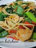 Spaghetti Pad Kee Mao with Chicken