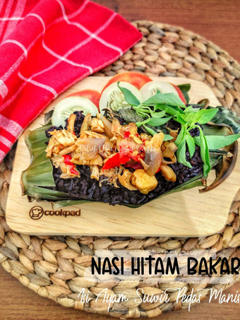 Langkah Mudah untuk Menyiapkan Nasi Hitam Bakar isi Ayam Suwir Pedas Manis, Lezat