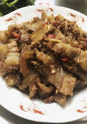 Hình của món Thịt rang mắm ruốc.