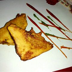 A picture of Bread pakoda.