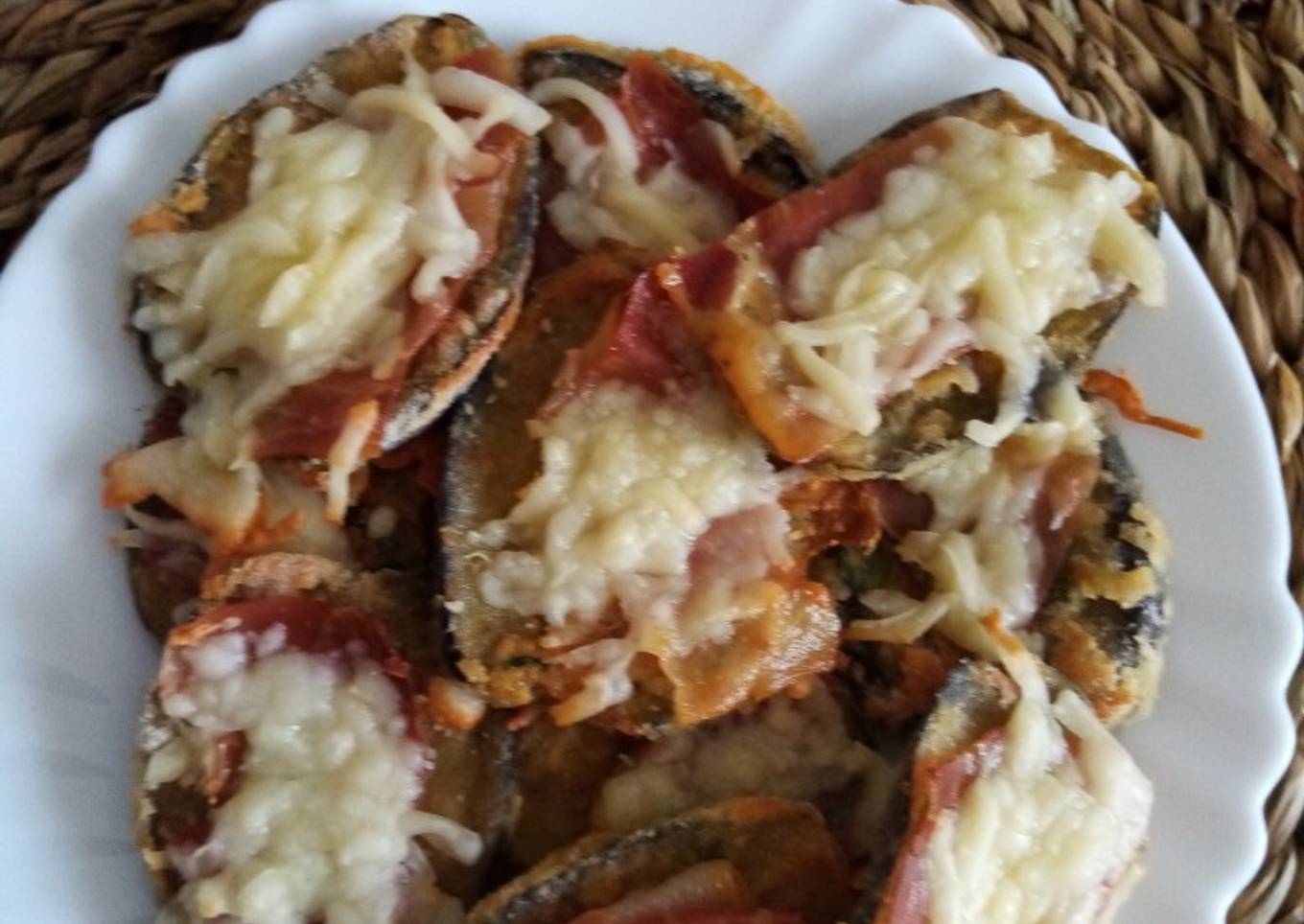 Milanesa de berenjena🍆 con gratinado de serrano y queso. 🍆