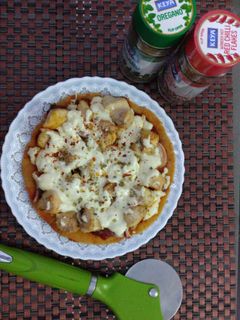 চিকেন চীজ পিজ্জা(chicken cheese pizza recipe in Bengali) রেসিপির প্রধান ছবি