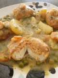 Huevos rellenos de atún en salsa verde