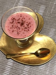 Una foto de Cóctel de ron con pimienta rosa