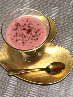 Una foto de Cóctel de ron con pimienta rosa