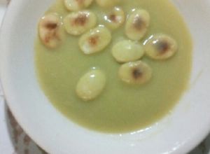 Una foto de Crema de calabaza y chayote 😍