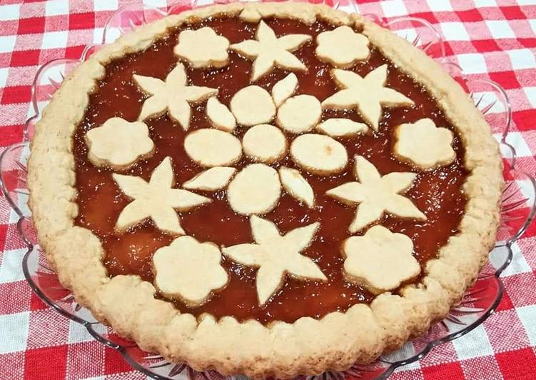 Crostata con marmellata di albicocche