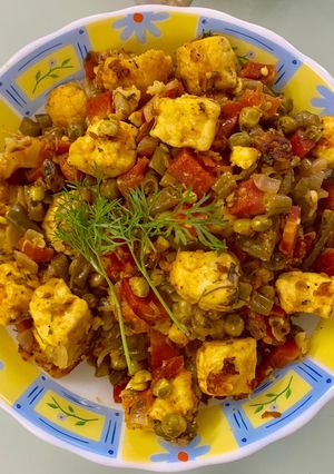 A picture of Vegetable Jalfrezi.
