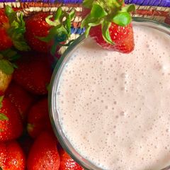 A picture of Strawberry 🍓 coconut 🥥 smoothie.