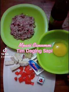 Foto resep Mpasi 6 bulan : Tim Daging Sapi