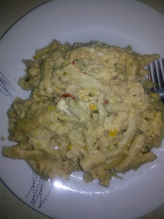 A picture of Macaroni and blue cheese sauce.