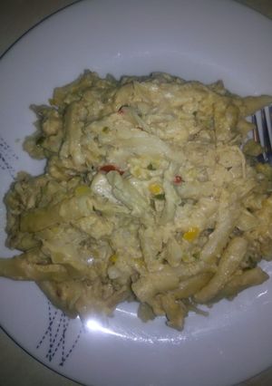 A picture of Macaroni and blue cheese sauce.