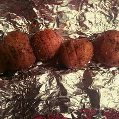A picture of 4 Potatoes.