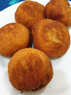 A picture of Chicken Bread Roll Iftar recipe Ramzan special.