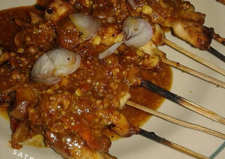 Langkah Mudah untuk Membuat Sate Ayam &amp; Saus Kacang Anti Gagal