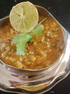 ખાટાં મગનું શાક (Khata Moong Shak Recipe In Gujarati) રેસીપી મુખ્ય ફોટો