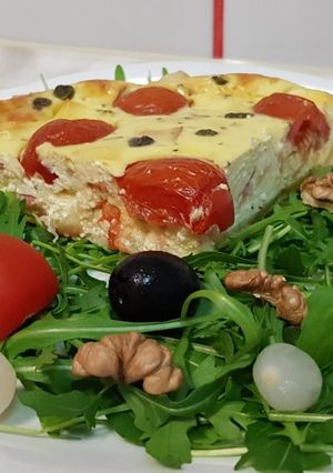 O poză a rețetei TARTĂ CU ROȘII CHERRY, BRÂNZĂ ȘI SMÂNTÂNĂ.