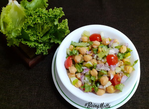 A picture of Mediterranean Chickpeas Salad.