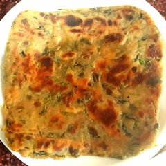 A picture of Methi Paratha.