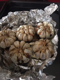 A picture of Roasted Garlic.
