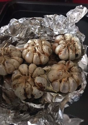 A picture of Roasted Garlic.