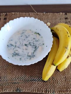 કેળા નું રાઇતું(Banana Raita Recipe In Gujarati) રેસીપી મુખ્ય ફોટો