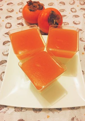 Hình của món Panna Cotta Mật Ong& Thạch Trái Hồng.