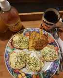 Huevos benedictinos con espinacas y papas Hash Browns