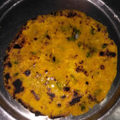 A picture of Makki ki roti.