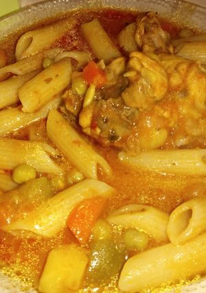 Una foto de Un buen guiso con verduras y arvejas