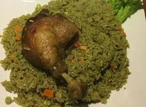 Una foto de Arroz con Pato a la Chiclayana