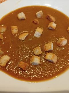 Una foto de Crema de verduras con brócolis, coliflor y zanahorias