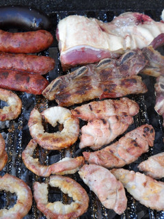Una foto de Fuego = parrillada, duo perfecto