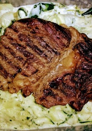 Una foto de Filete con Fetuccini de Zucchini Método Grez