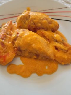 Una foto de Pimientos rellenos de merluza y rape