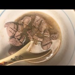 A picture of Black sesame oil pork kidney soup.