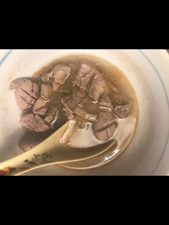 A picture of Black sesame oil pork kidney soup.