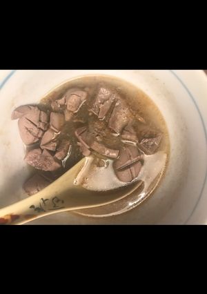 A picture of Black sesame oil pork kidney soup.