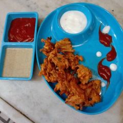 A picture of Onion Pakoda.