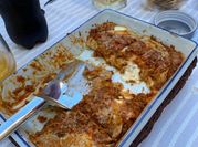 Una foto de lasagna de carne picada
