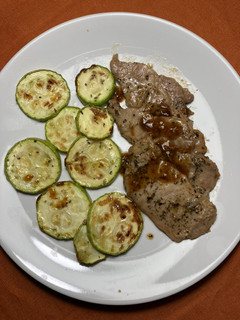 Una foto de Lomo ibérico con calabacín frito en airFryer