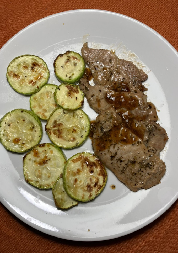 Una foto de Lomo ibérico con calabacín frito en airFryer