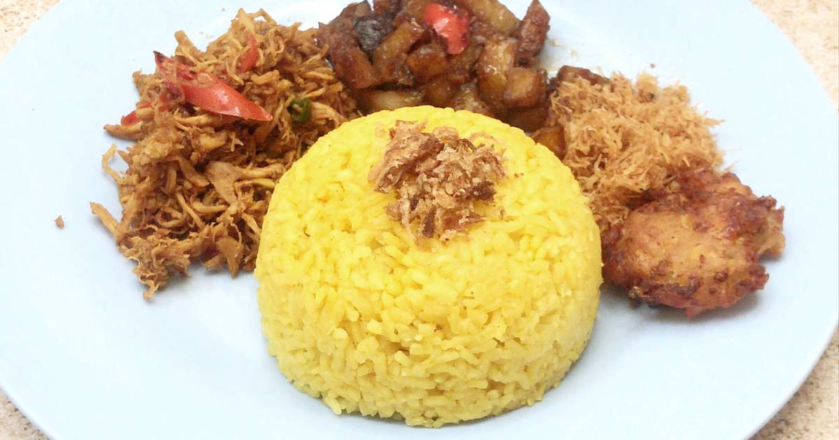 Resep Nasi Kuning Pakai Bumbu Instan Oleh Ibu Tina - Cookpad