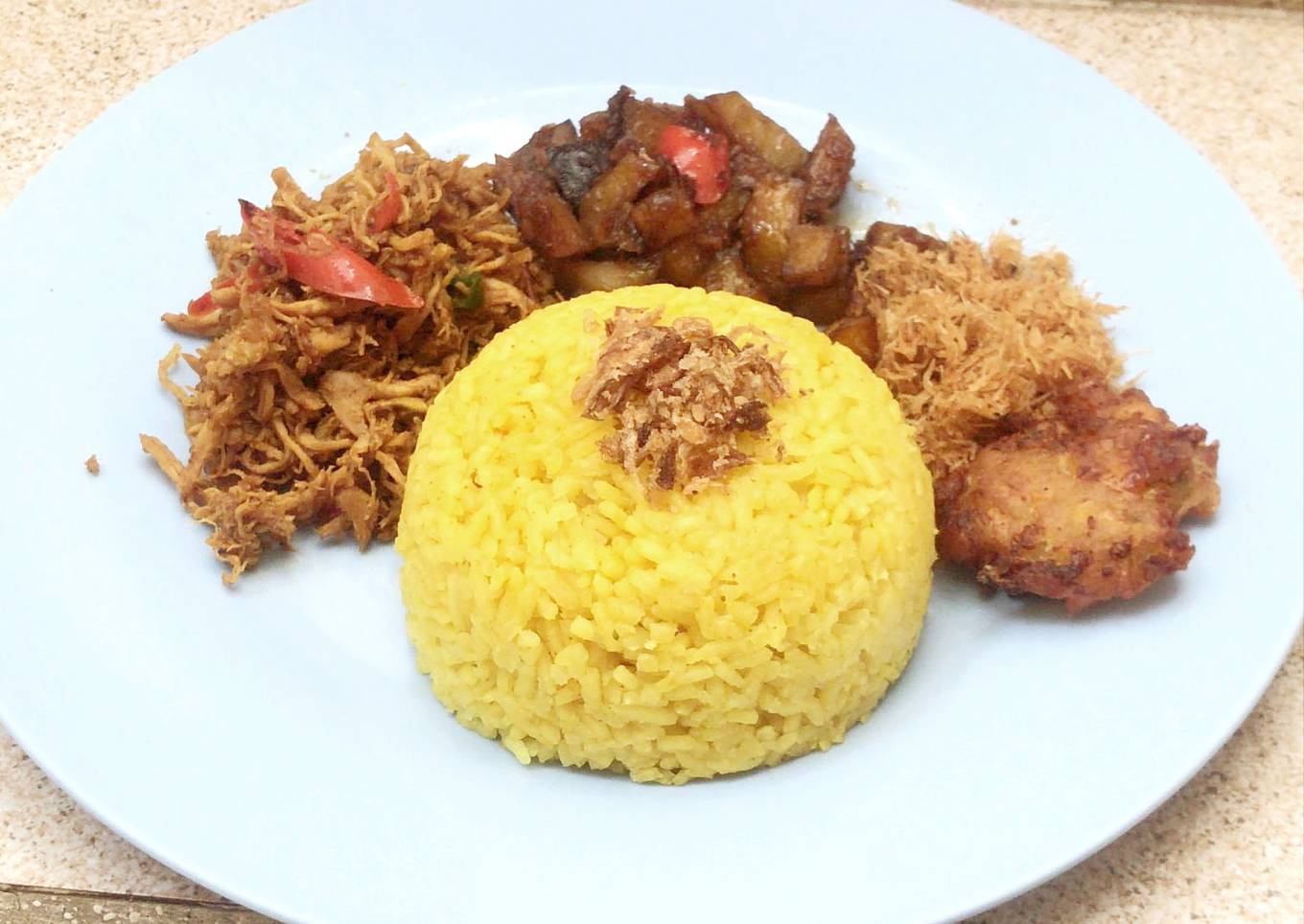 Nasi Kuning pakai bumbu instan