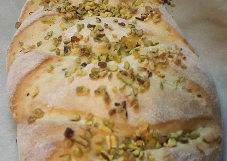 Recetta di Qualsiasi sera della settimana Pane ai pistacchi #cookpad #ciaksicucina