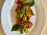 🥗Σαλάτα Αβοκάντο🥑 Πέστο🫙 Ντοματίνια🍅 κουκουνάρι!