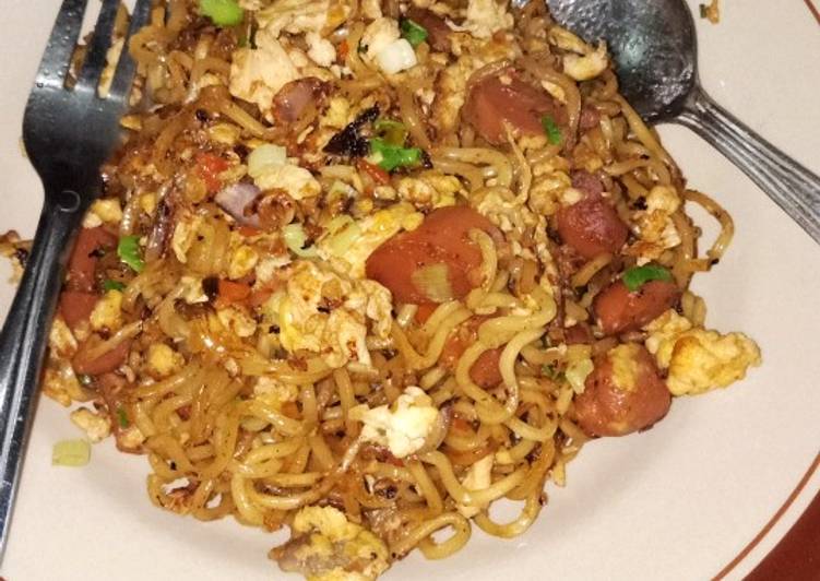 Resep Indomie Goreng Pedes Setan Oleh Tagita Saputri Cookpad