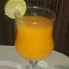 Honey papaya juice A picture of Honey papaya juice.