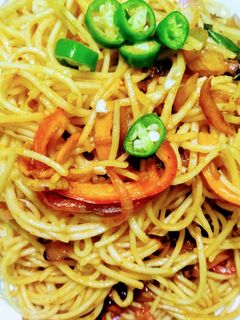 হট গার্লিক নুডুলস (hot garlic noodles recipe in Bengali) রেসিপির প্রধান ছবি